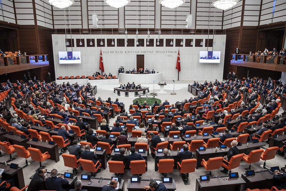İYİ Parti'den Bir Milletvekili Daha Ayrıldı: Ömer Karakaş'ın İstifa Kararı
