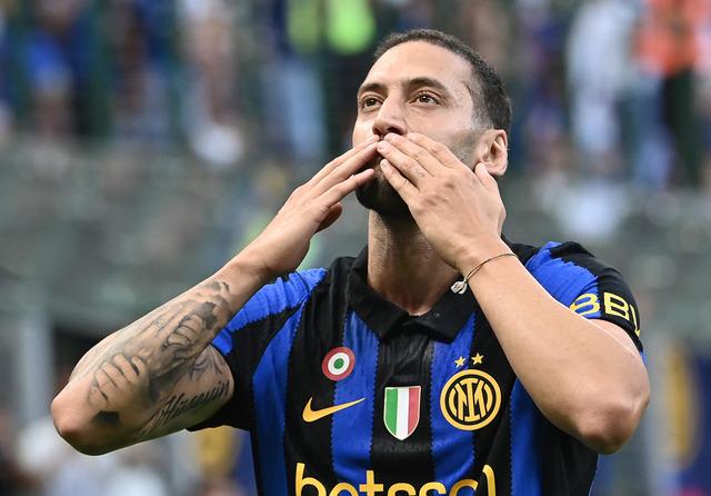 Hakan Çalhanoğlu'nun Göz kamaştıran Performansıyla Inter Sezona Başarıyla Girdi
