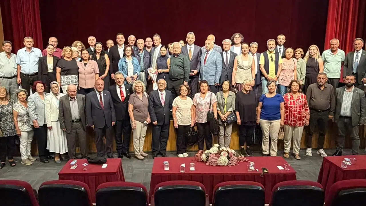 ADD Başkanı Bozkurt'tan Sivas'ta Açık Mesaj: Emperyalist Yeni Mandacılara Geçit Yok