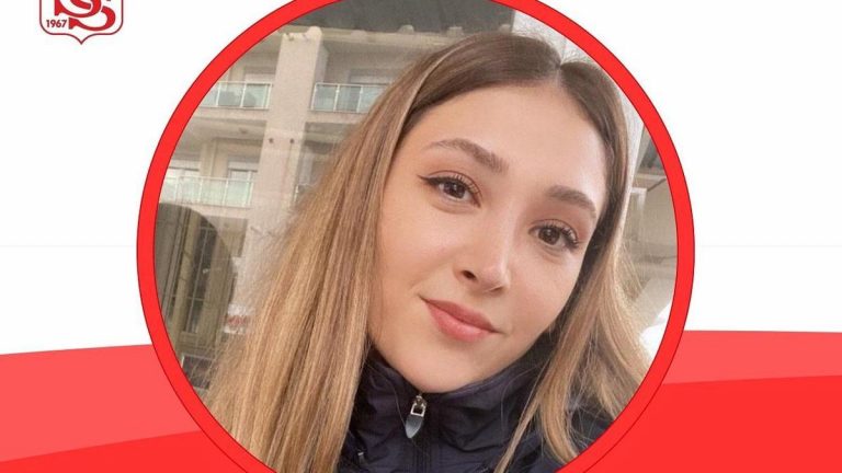 Şehit polis memuru Şeyda Yılmaz’ın adı 4 Eylül Stadyumu’ndaki kadınlar tribününe verildi