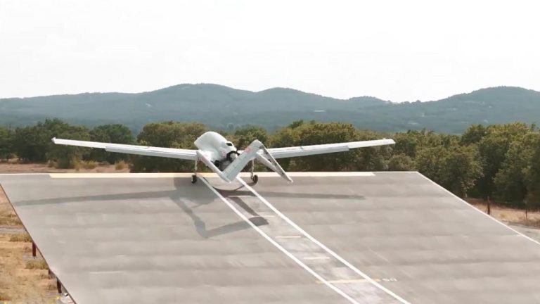 Bayraktar TB3 rampa kalkış testini geçti