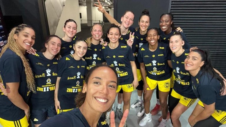 Avrupa Süper Kupa şampiyonu F.Bahçe Opet