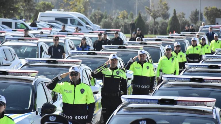 Balıkesir Emniyet Müdürlüğü filosuna 204 araç eklendi