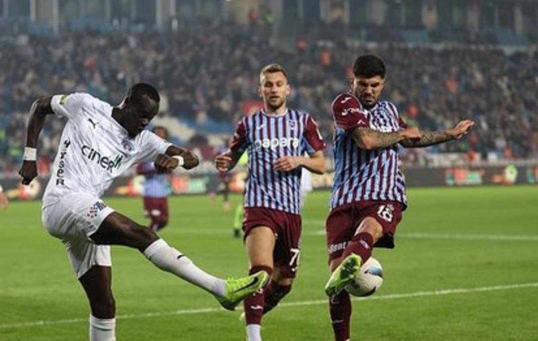 414x262-trabzonspor-kasimpasa'ya-penaltı-kazandı-o pozisyonu-istediler-1733513065624