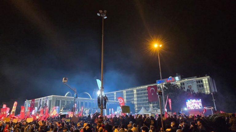 İmamoglu protestoları devam ediyor: Saraçhane’de “boykot” çağrısı
