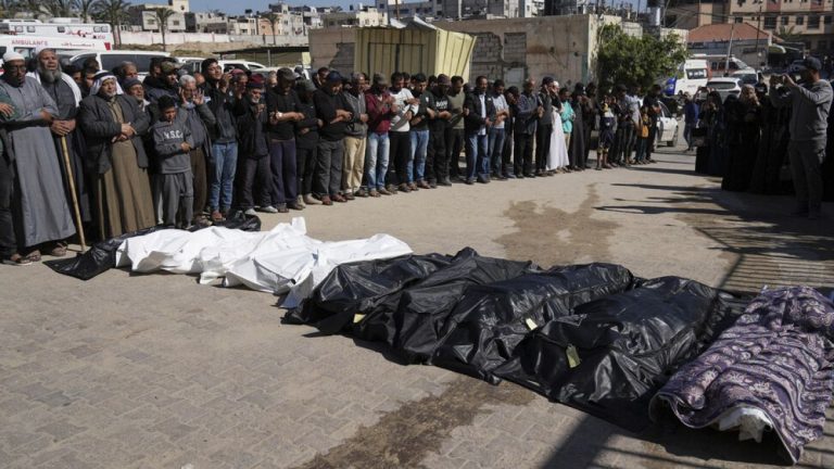 Gazze’deki İsrail saldırılarında en az 23 Filistinli öldü