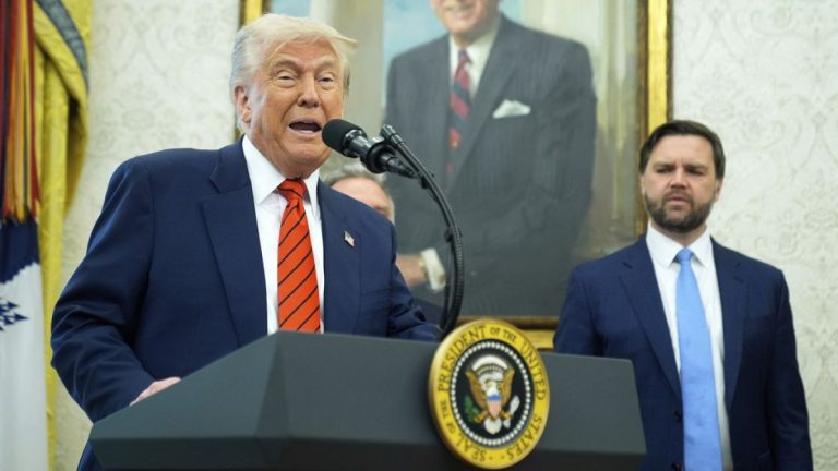 Trump: “Hamas’ın bugünden 21 rehinesi var, üçü öldü”