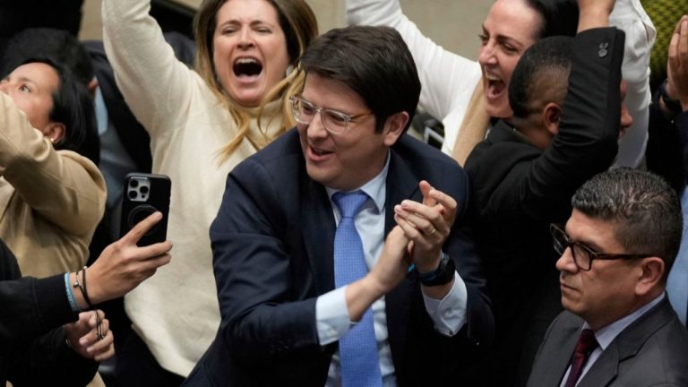 Kolombiya’da başkan adayı Turbay’a silahlı saldırı