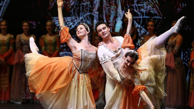 ‘Kuğu Gölü Balesi’ Bursa’da sanatseverlerle buluştu – Son Dakika Kültür-Sanat Haberleri