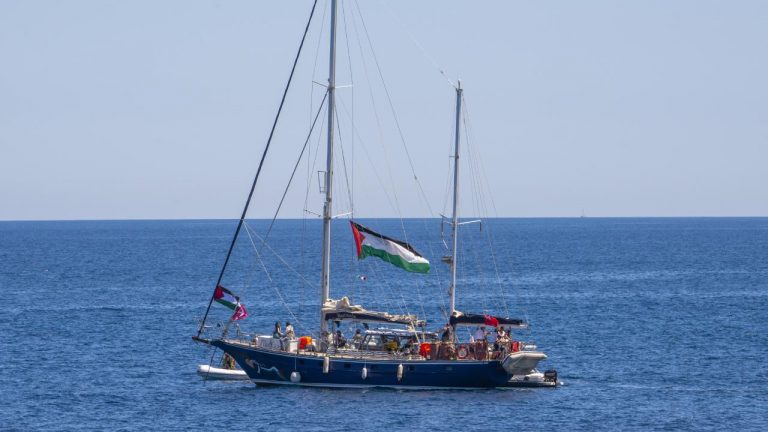 İşgalci İsrail ordusu Madleen gemisine askeri operasyon düzenledi