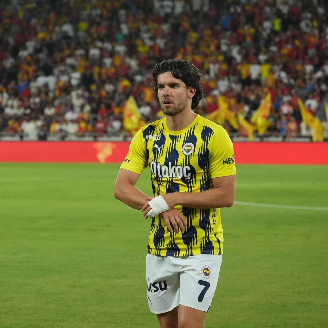 Fenerbahce son zamanlarda genç oyuncuların satışından bir rezerve ulaştı! 4 genç oyuncudan yaklaşık 100 milyon avro ... 2