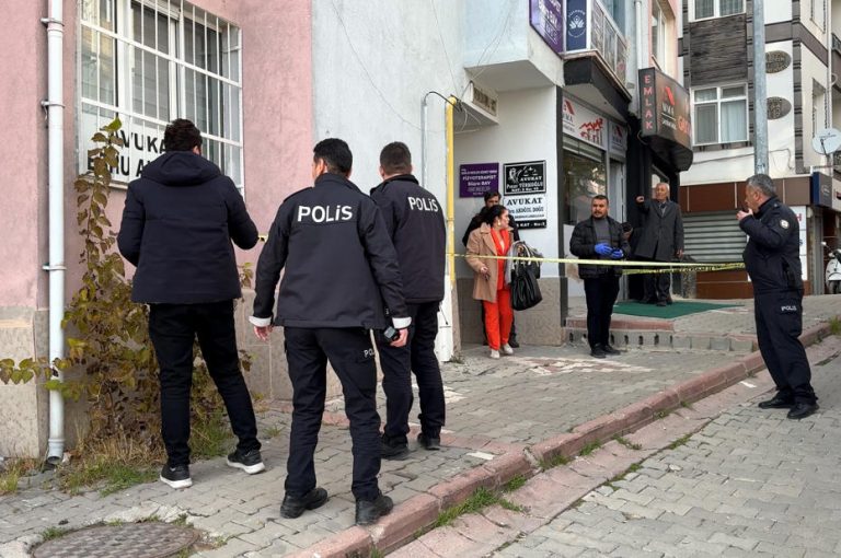 Kayınpederden boşanma sürecindeki kadına saldırı: Kız kardeşi hayatını kaybetti