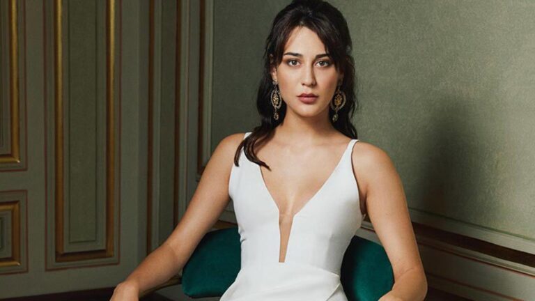 Merve Çağıran üstsüz pozlarıyla adından söz ettirdi
