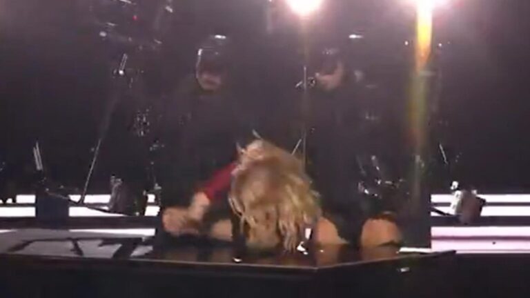 Madonna’nın sahne performansı şaşırttı! Kafası karıştı